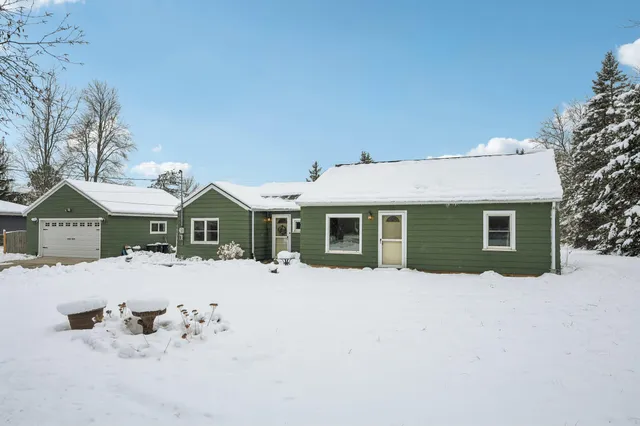 $350,000 | 10047 North Meadow Lane, Mequon, WI 53092