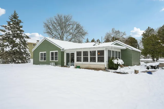 $350,000 | 10047 North Meadow Lane, Mequon, WI 53092