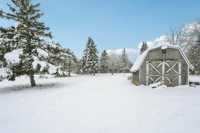 $350,000 | 10047 North Meadow Lane, Mequon, WI 53092