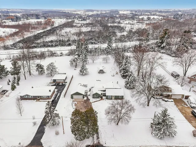 $350,000 | 10047 North Meadow Lane, Mequon, WI 53092