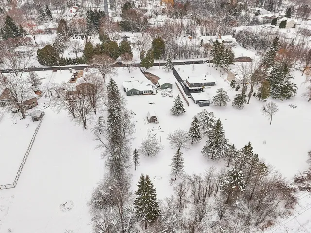 $350,000 | 10047 North Meadow Lane, Mequon, WI 53092