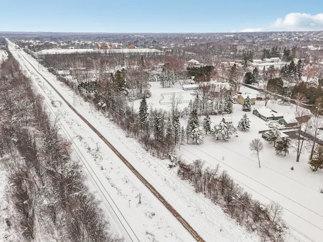 $350,000 | 10047 North Meadow Lane, Mequon, WI 53092