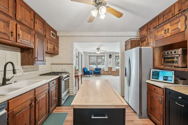 $350,000 | 10047 North Meadow Lane, Mequon, WI 53092