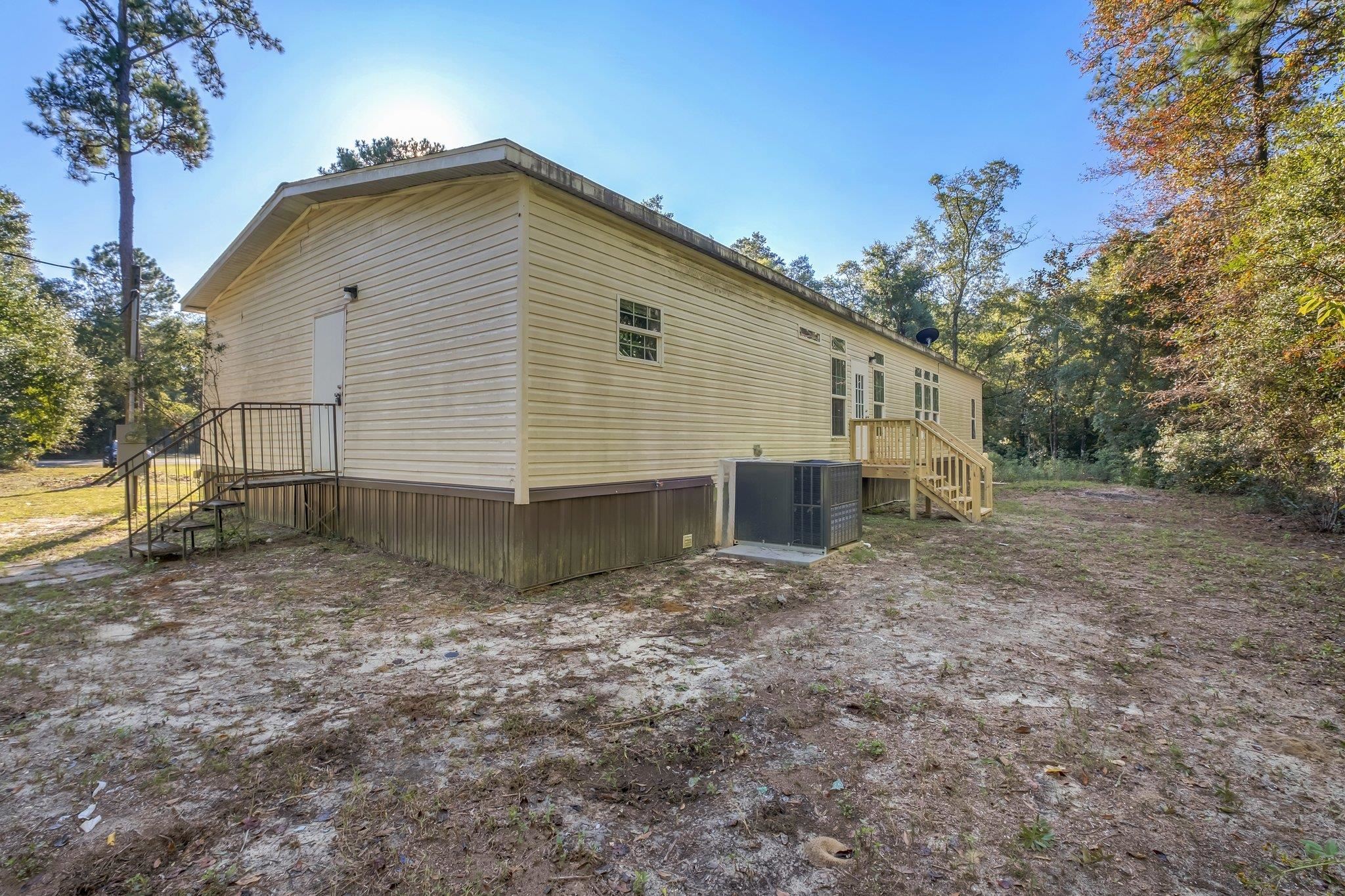2084 Lakeview Point Road Quincy, FL 32351 - Photo 3 of 34