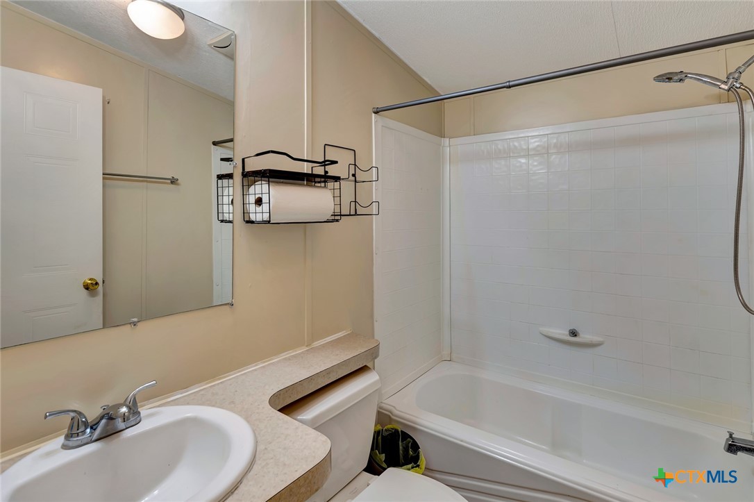 233 Ranch Road Yoakum, TX 77995 - Photo 21 of 38 Gallery Image 21