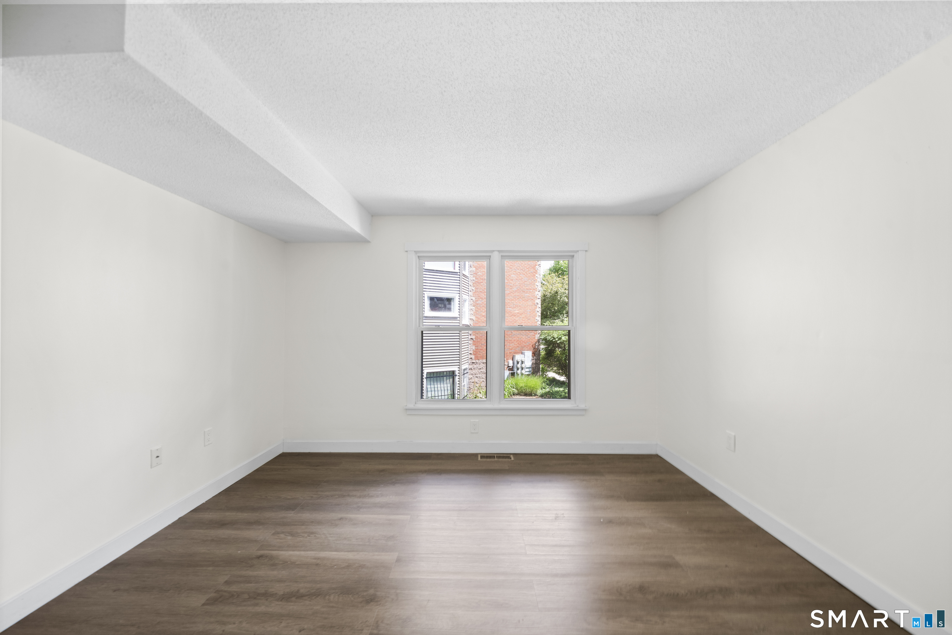 136 Maple Avenue, Unit B Hartford, CT 06114 - Photo 5 of 22