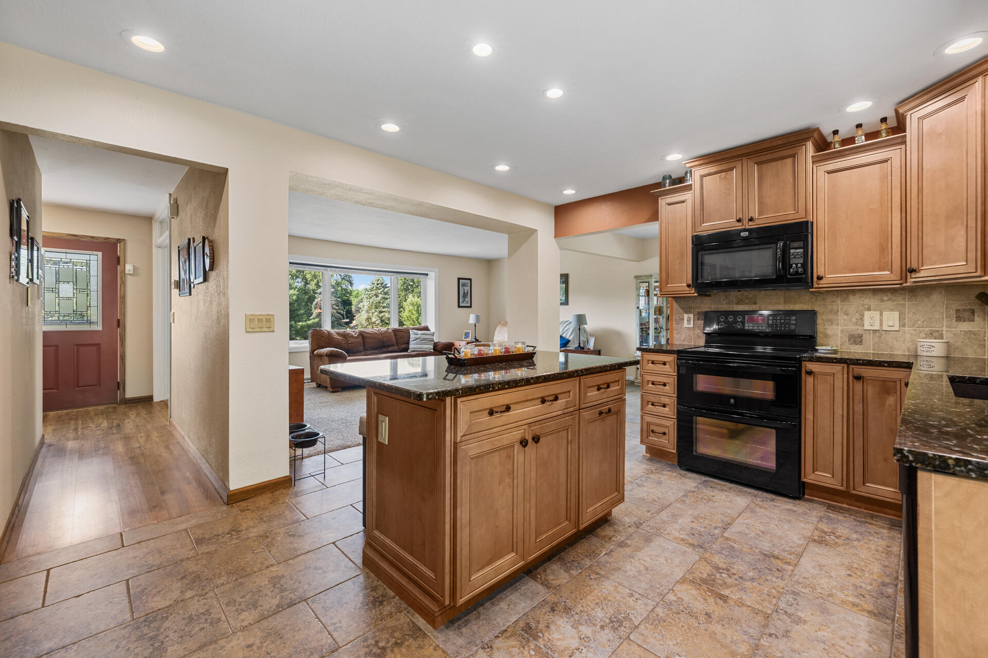 W250S4461 Center Road Waukesha, WI 53189 - Photo 18 of 36 Kitchen