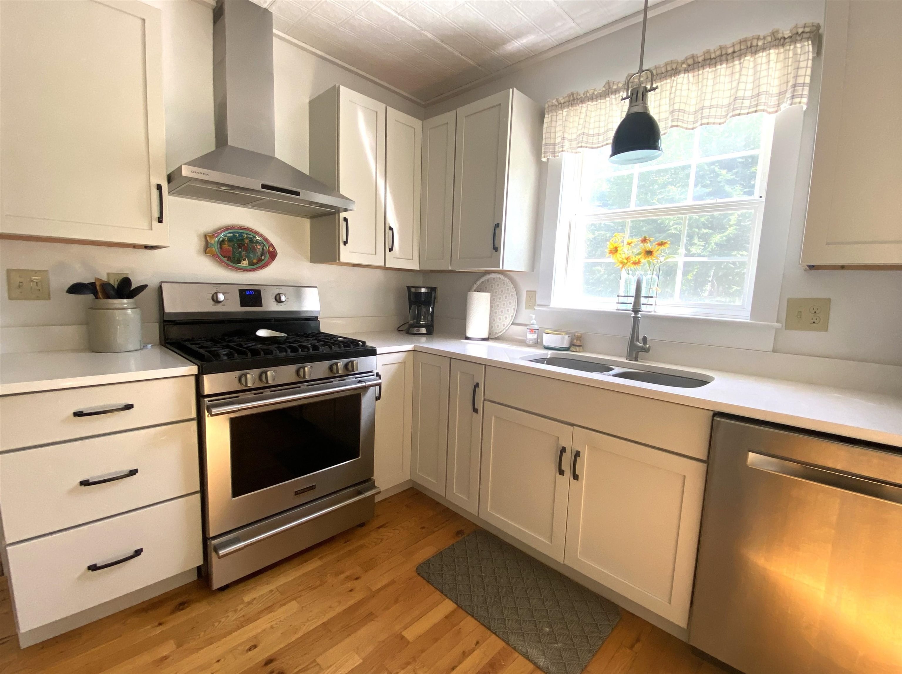 818 West Shore Road Salisbury, VT 05769 - Photo 5 of 45 Gallery Image 5