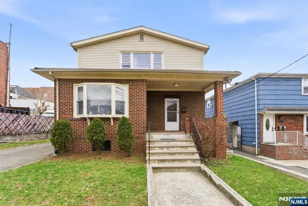 $849,000 | 554 Kingsland Avenue, Lyndhurst, NJ 07071