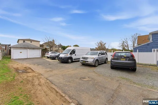 $849,000 | 554 Kingsland Avenue, Lyndhurst, NJ 07071