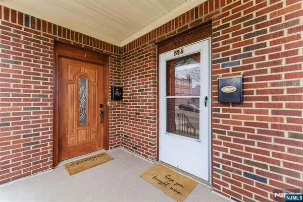 $849,000 | 554 Kingsland Avenue, Lyndhurst, NJ 07071