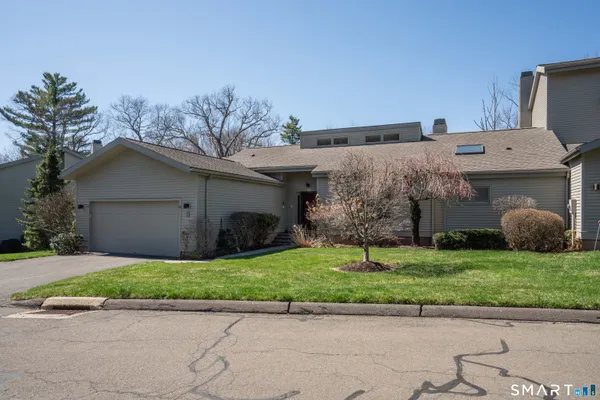 $599,000 | 3 Shirecrest, Unit 3, Avon, CT 06001