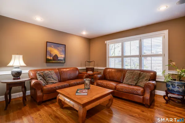 $599,000 | 3 Shirecrest, Unit 3, Avon, CT 06001