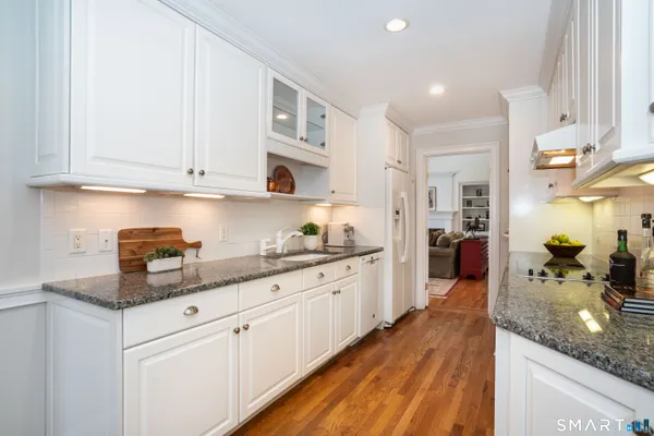 $599,000 | 3 Shirecrest, Unit 3, Avon, CT 06001