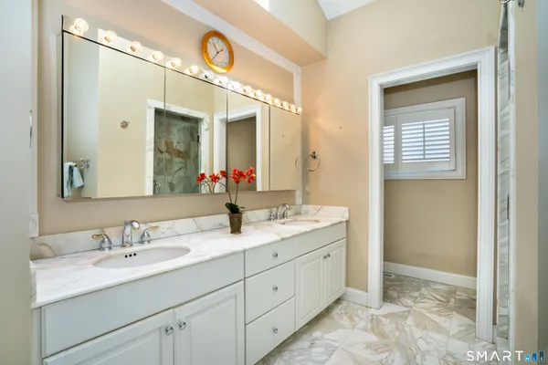 $599,000 | 3 Shirecrest, Unit 3, Avon, CT 06001