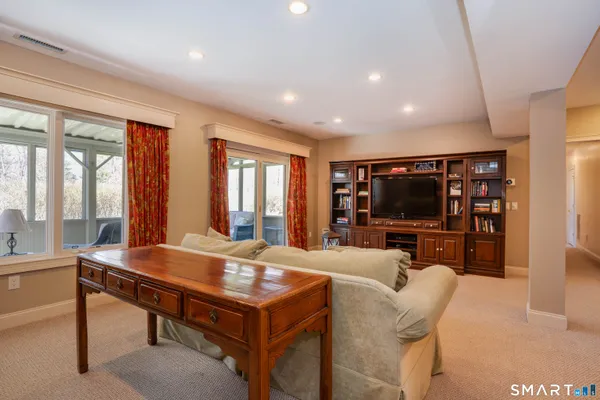 $599,000 | 3 Shirecrest, Unit 3, Avon, CT 06001