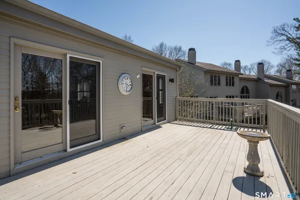 $599,000 | 3 Shirecrest, Unit 3, Avon, CT 06001