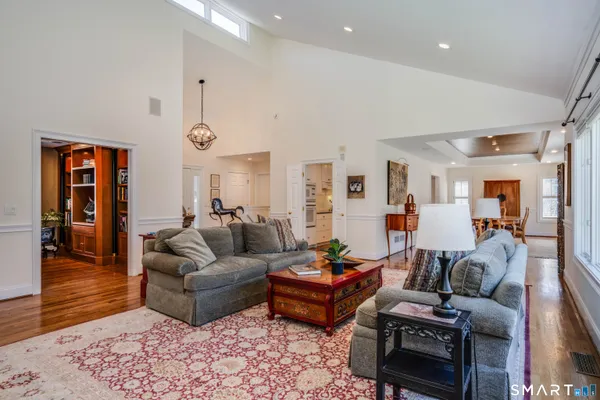 $599,000 | 3 Shirecrest, Unit 3, Avon, CT 06001