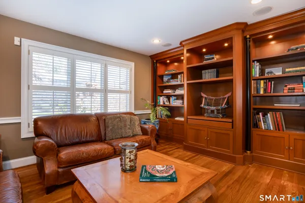 $599,000 | 3 Shirecrest, Unit 3, Avon, CT 06001