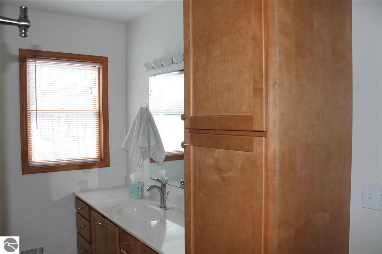4768 South Meridian Road Mount Pleasant, MI 48858 - Photo 24 of 53 1794566-23.JPG