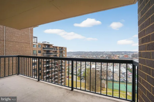 $325,000 | 200 North Pickett Street, Unit 1513, Alexandria, VA 22304