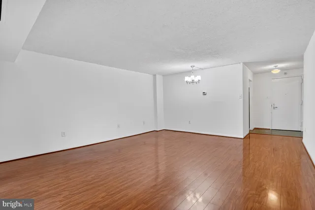 $325,000 | 200 North Pickett Street, Unit 1513, Alexandria, VA 22304