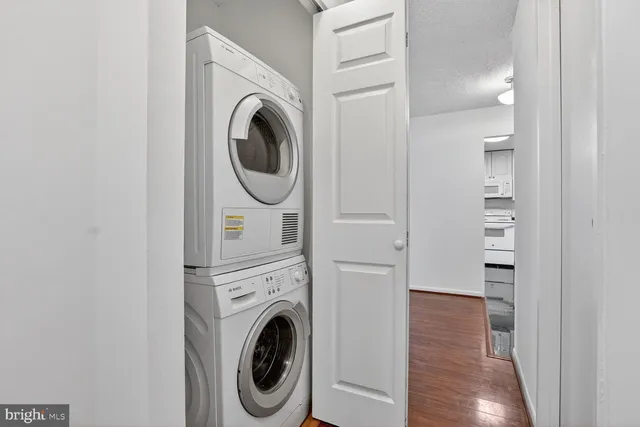 $325,000 | 200 North Pickett Street, Unit 1513, Alexandria, VA 22304