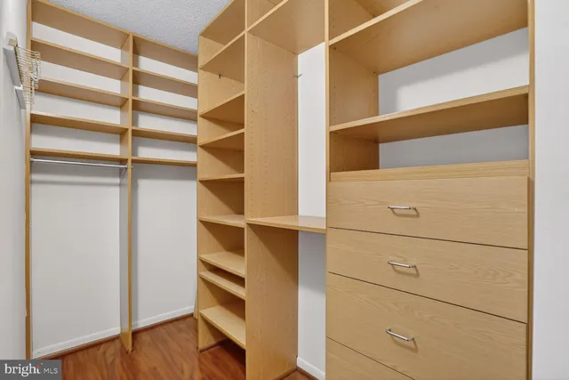 $325,000 | 200 North Pickett Street, Unit 1513, Alexandria, VA 22304