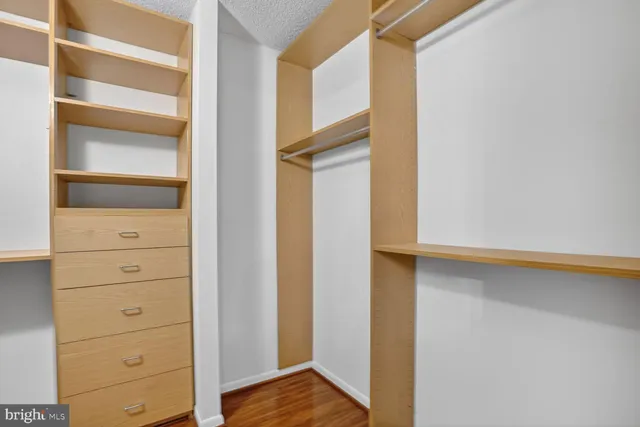 $325,000 | 200 North Pickett Street, Unit 1513, Alexandria, VA 22304