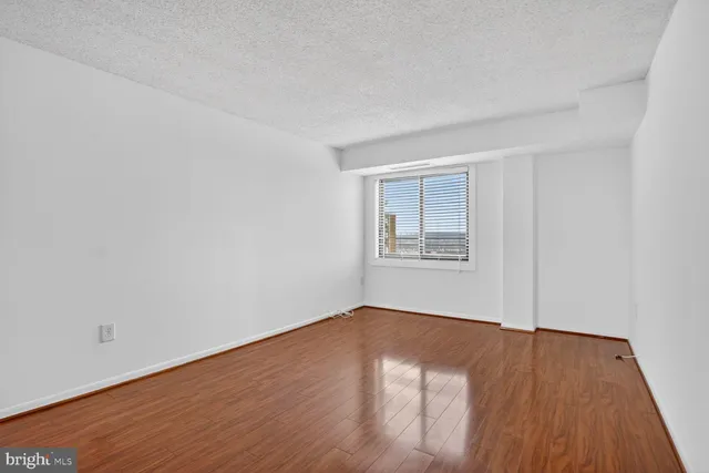 $325,000 | 200 North Pickett Street, Unit 1513, Alexandria, VA 22304