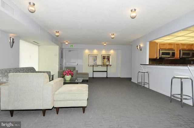 $325,000 | 200 North Pickett Street, Unit 1513, Alexandria, VA 22304