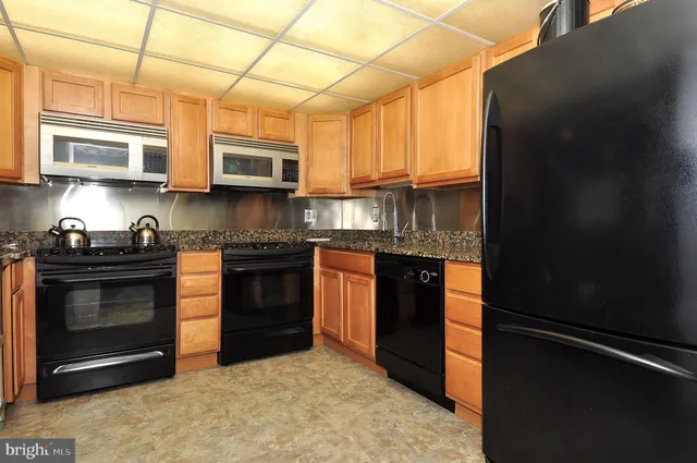 $325,000 | 200 North Pickett Street, Unit 1513, Alexandria, VA 22304