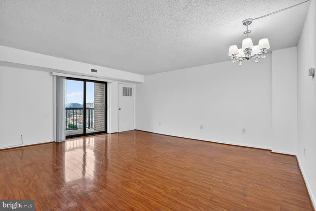 $325,000 | 200 North Pickett Street, Unit 1513, Alexandria, VA 22304