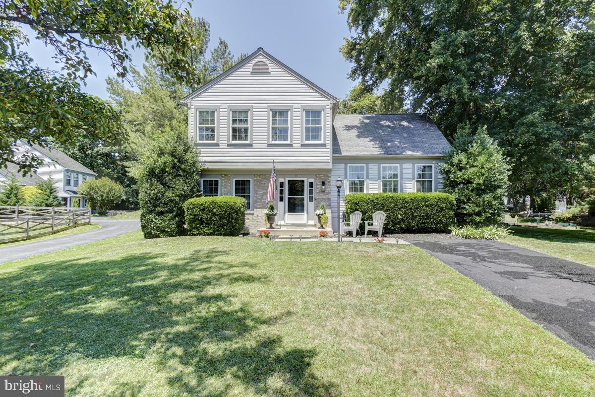 17 Braxton Dr, Potomac Falls, VA 20165