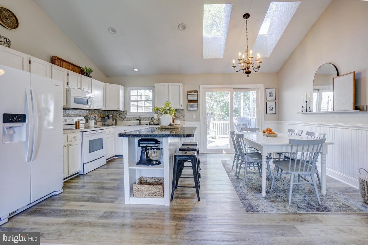 17 Braxton Drive Sterling, VA 20165 - Photo 2 of 30 Updated white eat-in kitchen w/ center island