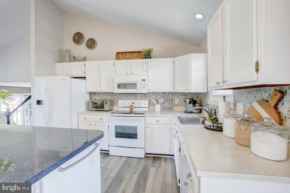 17 Braxton Drive Sterling, VA 20165 - Photo 7 of 30 ample cabinet space