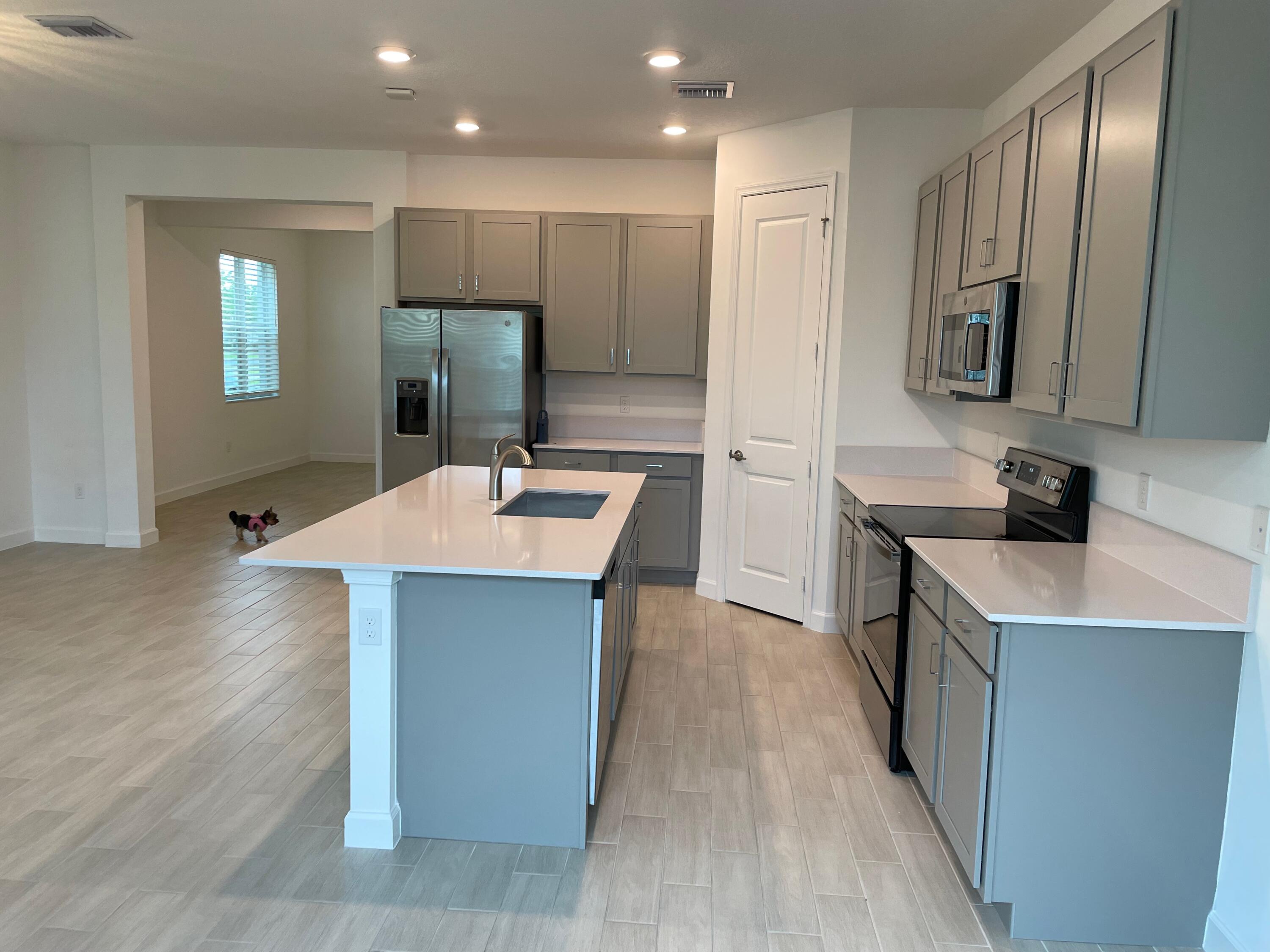 4981 Navali Drive Lake Worth, FL 33467 - Photo 9 of 37 IMG_4766 (1)