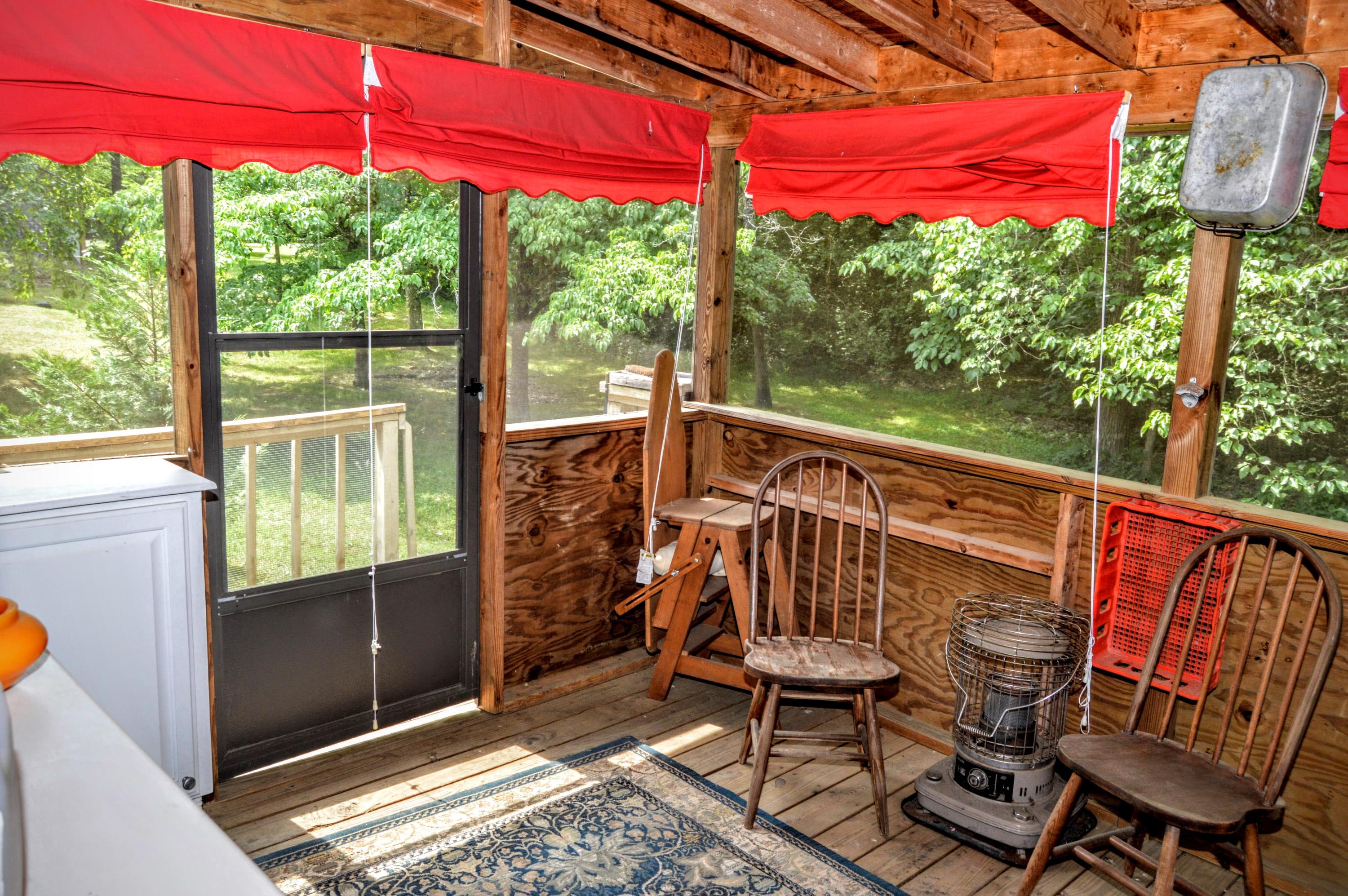 207 Cunningham Drive Decatur, TN 37322 - Photo 19 of 20 Screened Back Porch