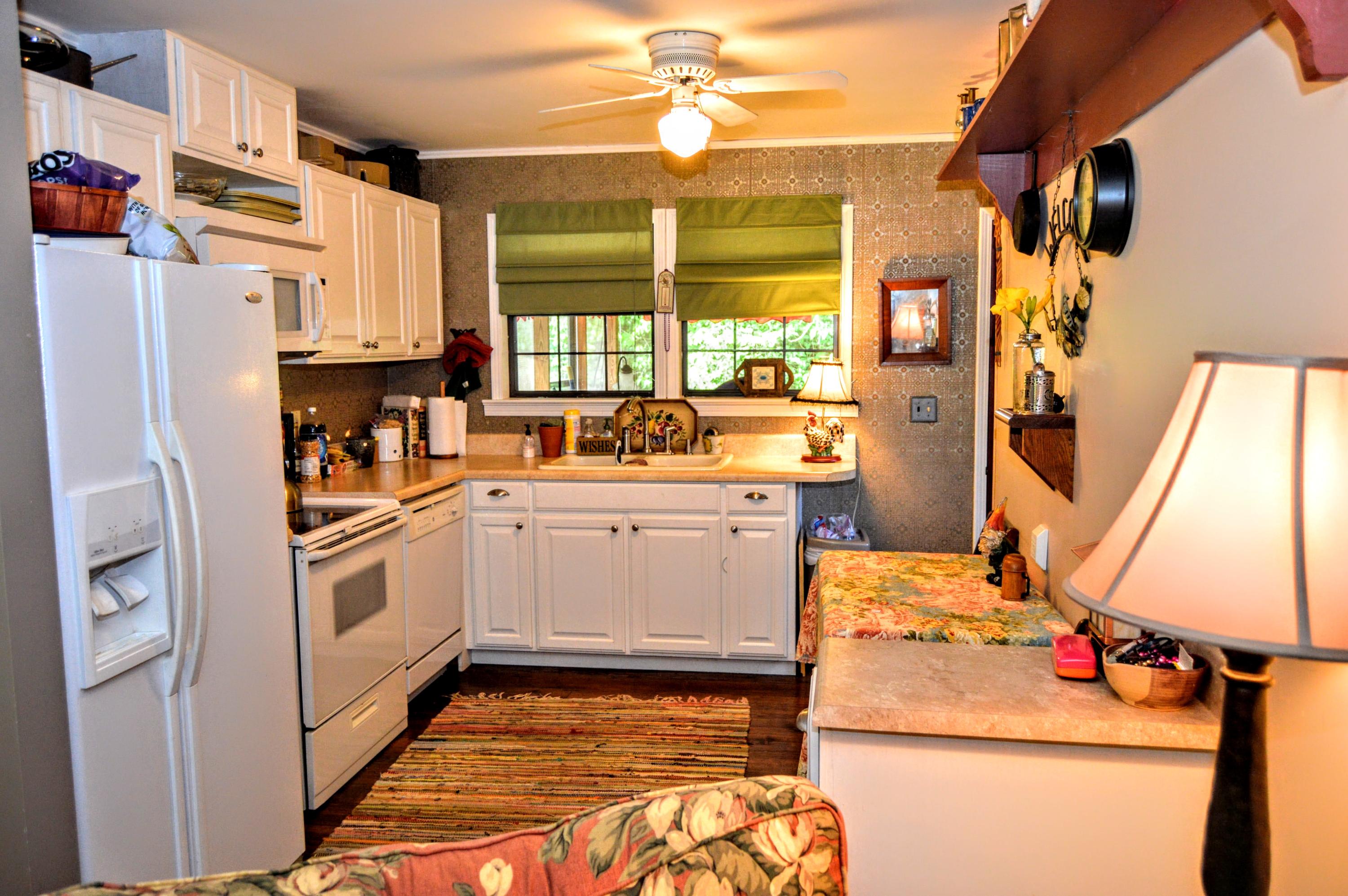 207 Cunningham Drive Decatur, TN 37322 - Photo 20 of 20 Updated Kitchen