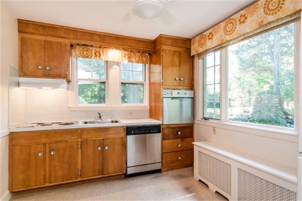 14 Harland Road Waltham, MA 02453 - Photo 8 of 21 Gallery Image 8