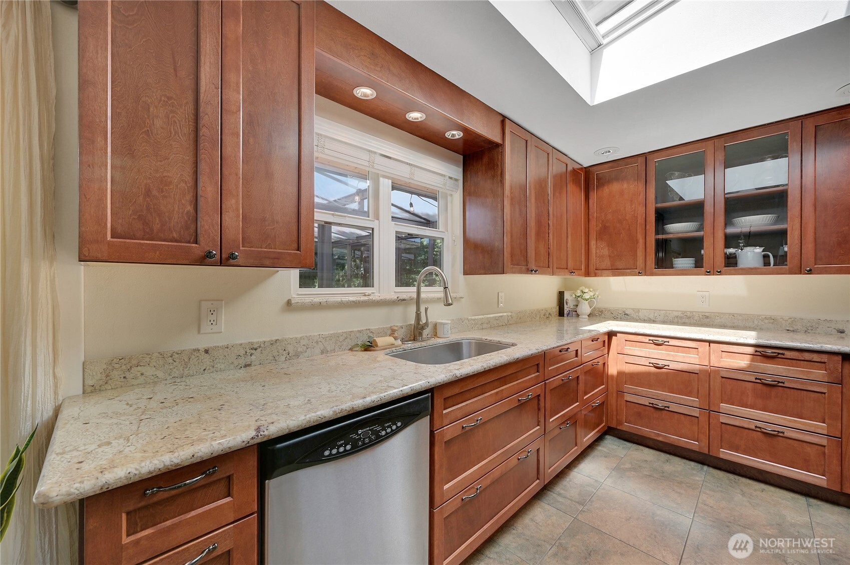 10157 Northeast 200th Street Bothell, WA 98011 - Photo 7 of 38