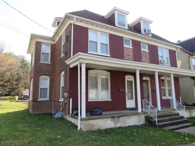$1,800 | 382 Center Street, Phillipsburg, NJ 08865