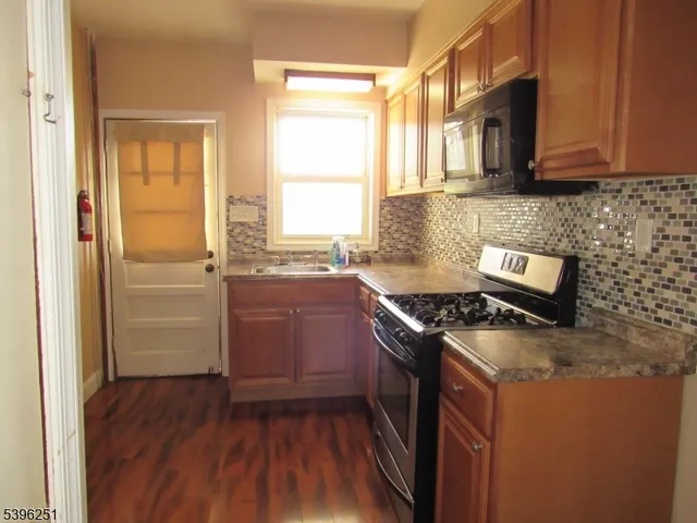 $1,800 | 382 Center Street, Phillipsburg, NJ 08865