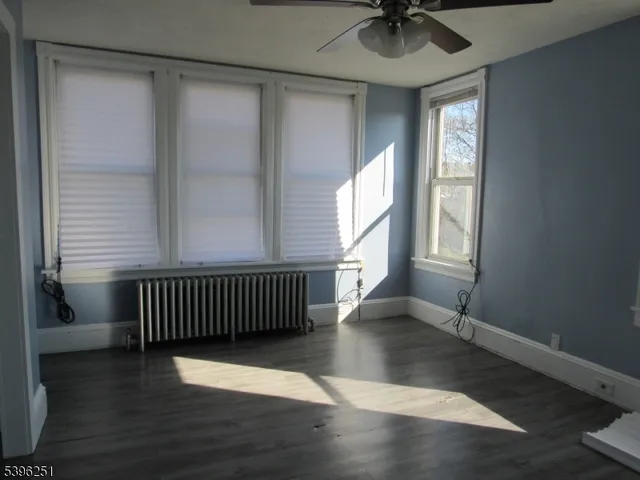 $1,800 | 382 Center Street, Phillipsburg, NJ 08865