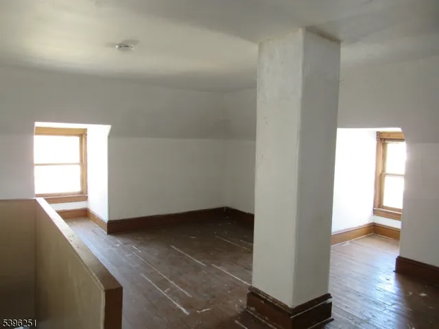 $1,800 | 382 Center Street, Phillipsburg, NJ 08865