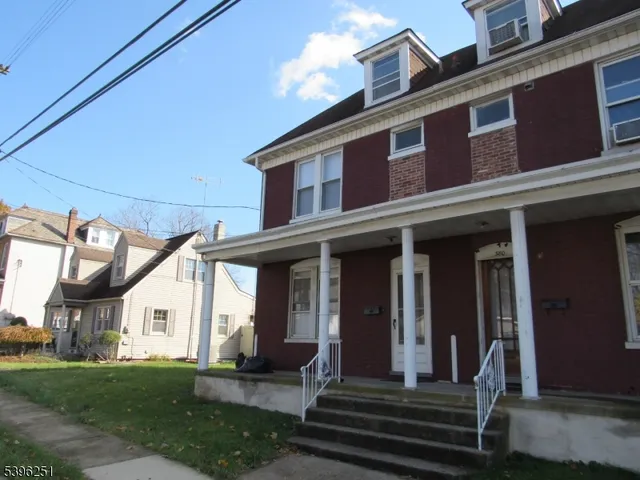 $1,800 | 382 Center Street, Phillipsburg, NJ 08865
