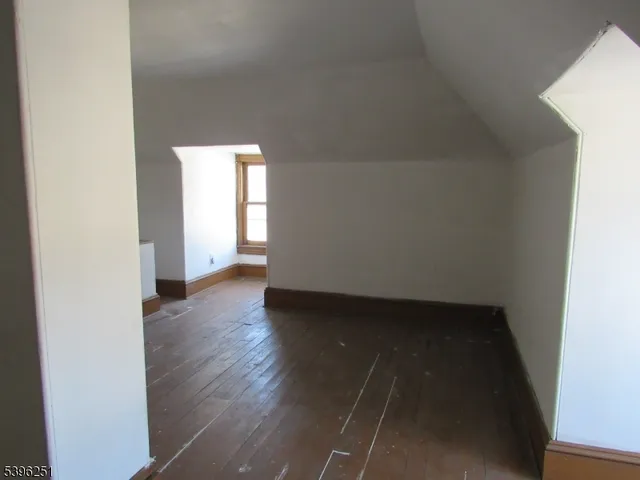 $1,800 | 382 Center Street, Phillipsburg, NJ 08865