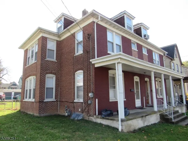 $1,800 | 382 Center Street, Phillipsburg, NJ 08865