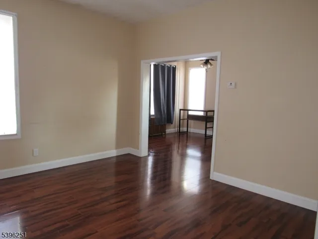 $1,800 | 382 Center Street, Phillipsburg, NJ 08865