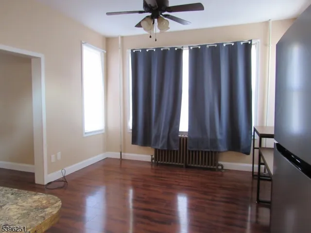 $1,800 | 382 Center Street, Phillipsburg, NJ 08865